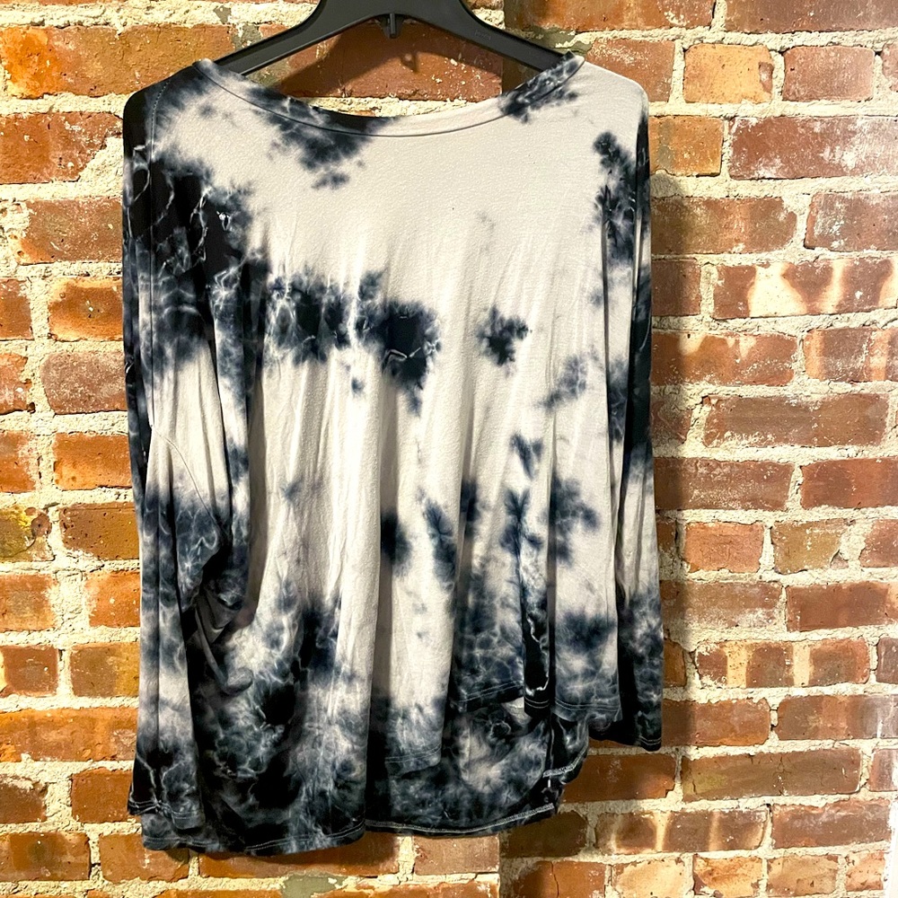 Long Sleeve Tie-dye top, super comfy! Fits S/M